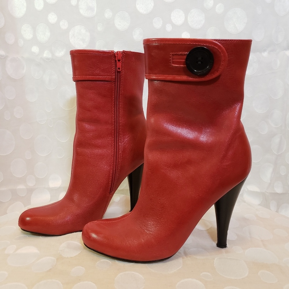 Dollhouse red leather ankle boots sz 7